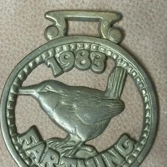 Vintage Horse Brass Bird 1983 Farthing Medallion Harness Ornament - Picture 2 of 5
